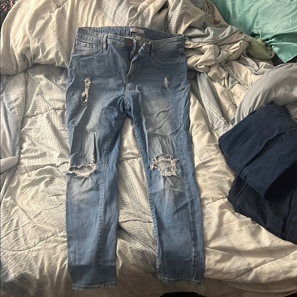 Refuge Blue Skinny Distressed Jeans